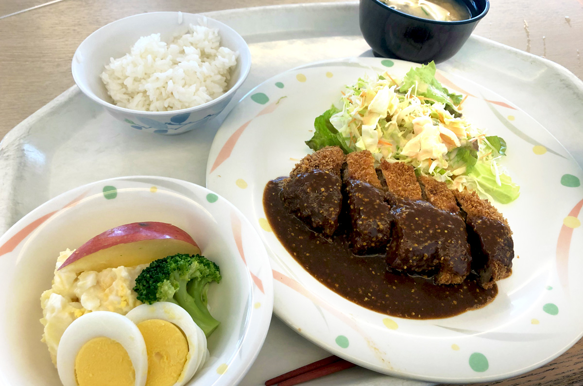 ハンブルクカツ定食