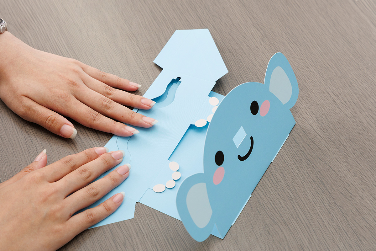 折るだけでできるので、お手軽に作れます！親子で一緒に作ると、楽しさも増すかもしれません！