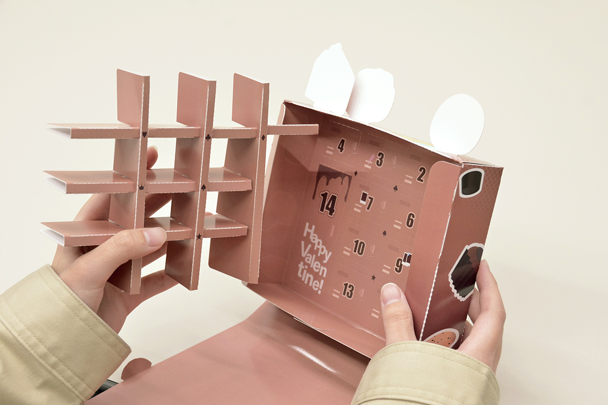 中面や仕切りにもデザインを施し、組み立てやすさにこだわりました。