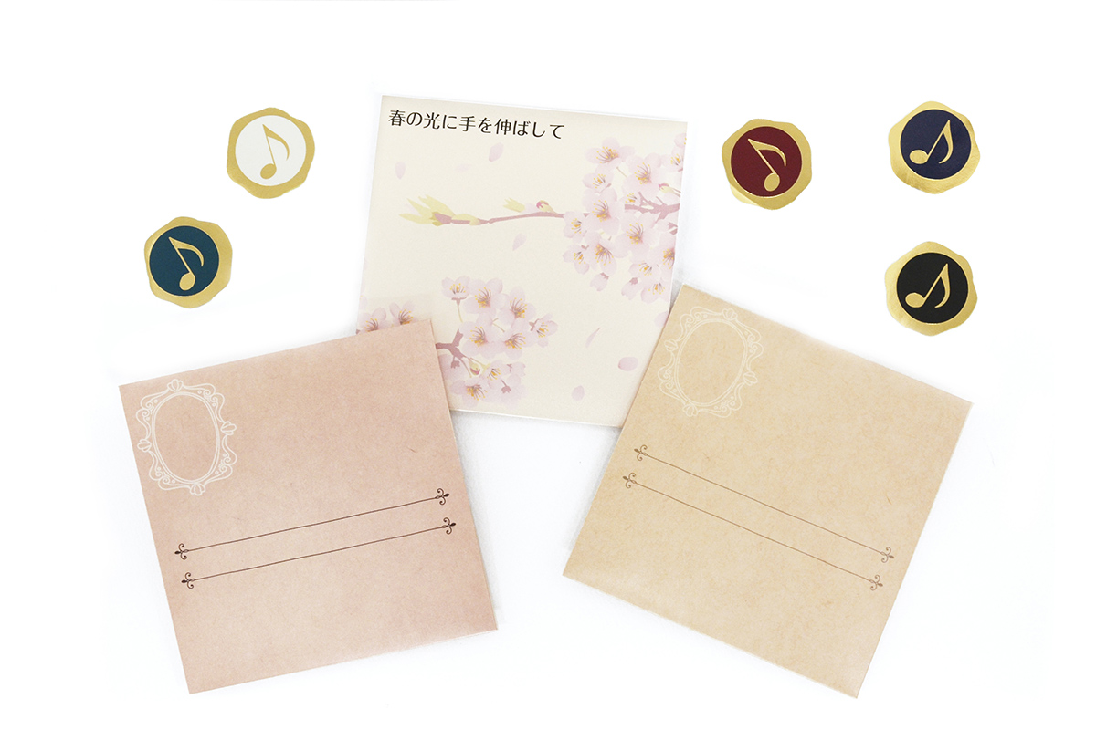 ありそうでなかった、新しい形のCDケース。