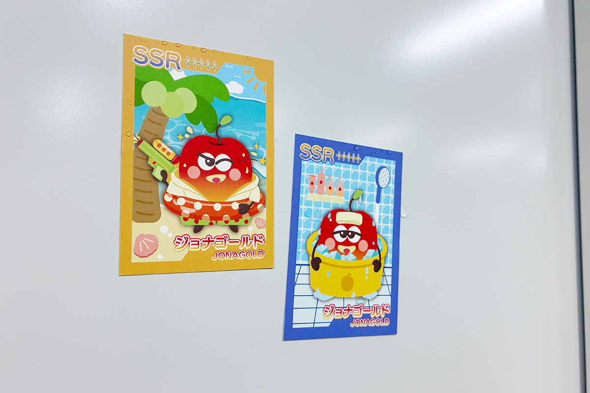 耐水トレカは水に濡らすと、平滑な壁にぴたっとくっつきます